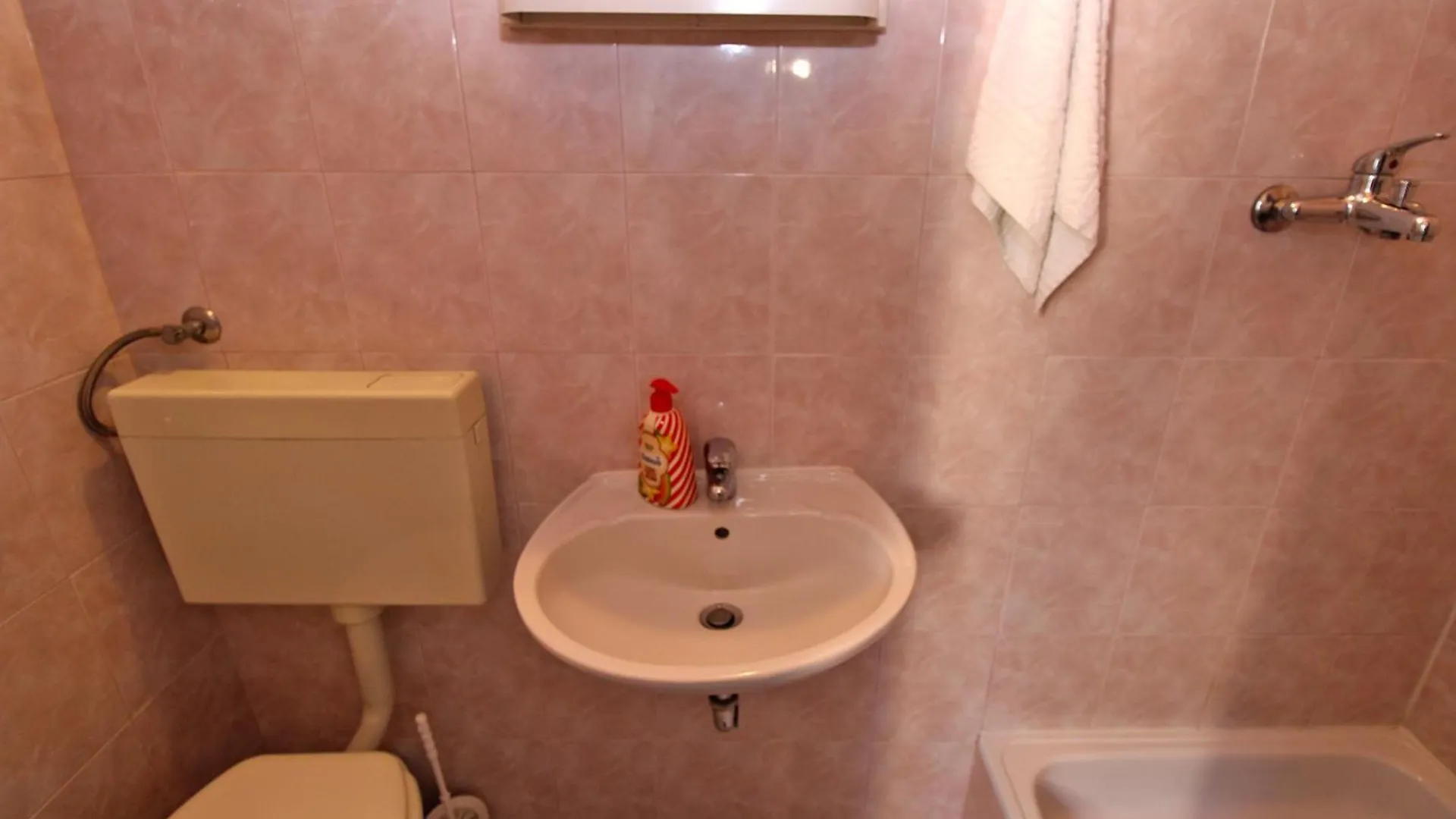 Apartment Dragomir 1052 Fazana 0*,  Croatia