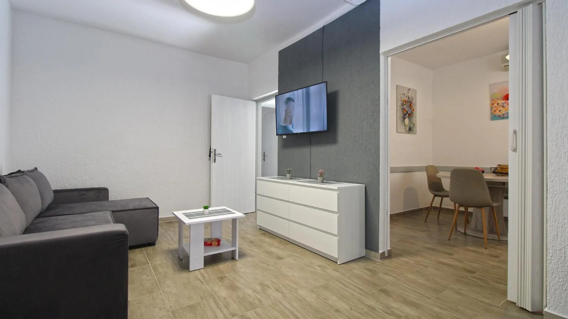 Apartment Dragomir 1052 Fažana