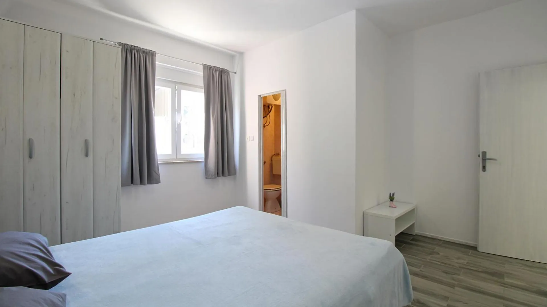 Apartment Dragomir 1052 Fažana
